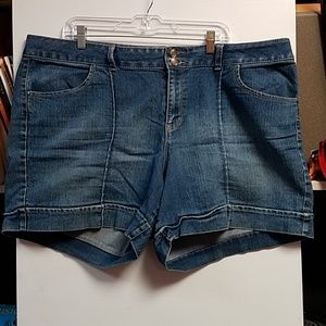 Denim cuffed shorts
